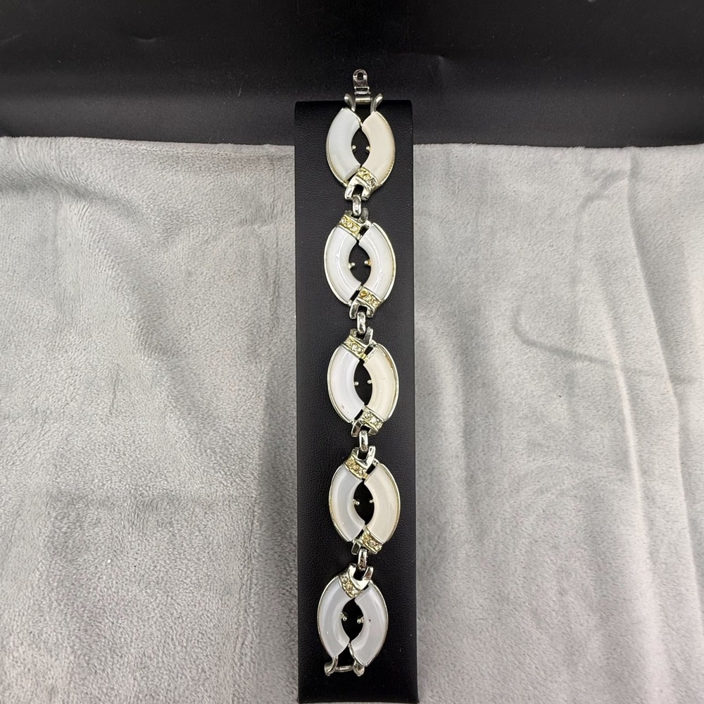 Vintage Coro Bracelet Thermoset Lucite Silver Tone‎ 7"